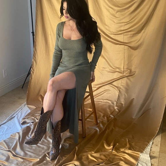 Green sweater dress with slit - Picture 11 of 12